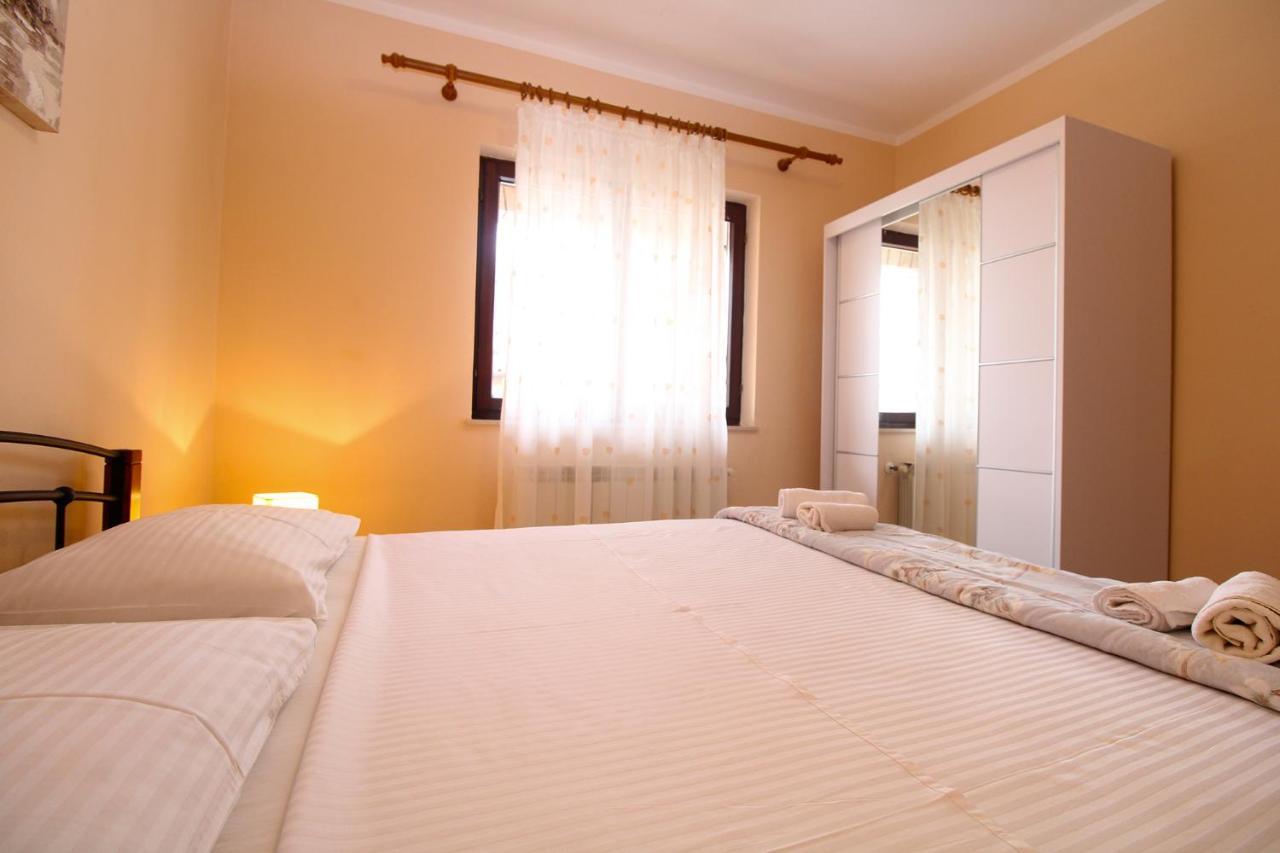 Apartment Mirela 2145 Fažana Esterno foto